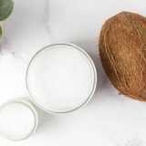 Making use of coconut oil to remove hair color